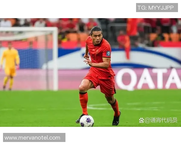 张玉宁单刀攻门展现绝佳技术助力球队逆转胜利的精彩瞬间