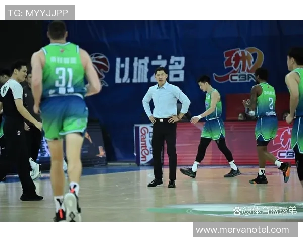 北控廖三宁展现出色表现助力球队冲击季后赛目标引发球迷热议