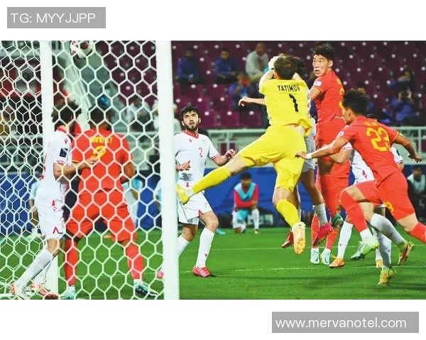 朱辰杰精彩头球攻门助力球队逆转胜利展现超强空中能力