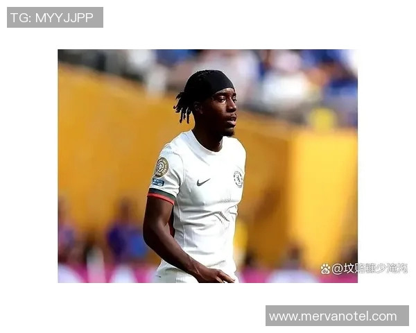 切尔西宣布签下意大利国脚，引发球迷热议