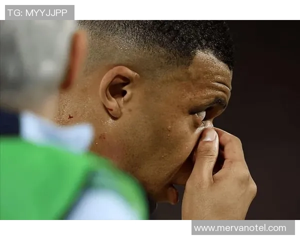 姆巴佩与西班牙球员交换球衣引发球迷狂热讨论 姆巴佩与西班牙球员交换球衣引发球迷狂热讨论